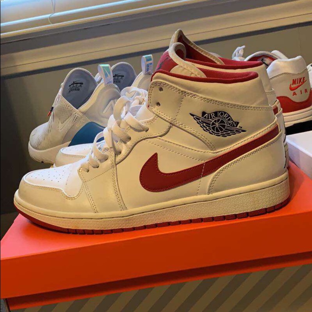Aj 1 mid